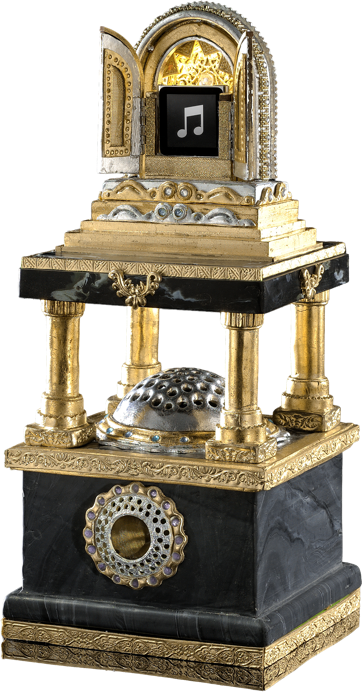 Goldene und schwarze dekorative Skulptur mit S&auml;ulen, einer Krone und einem iPod.